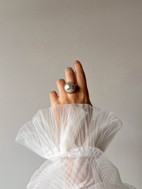 Claudio Canzian Кольцо с жемчугом майорика (гальваническое покрытие позолотой, сплав Брасс)